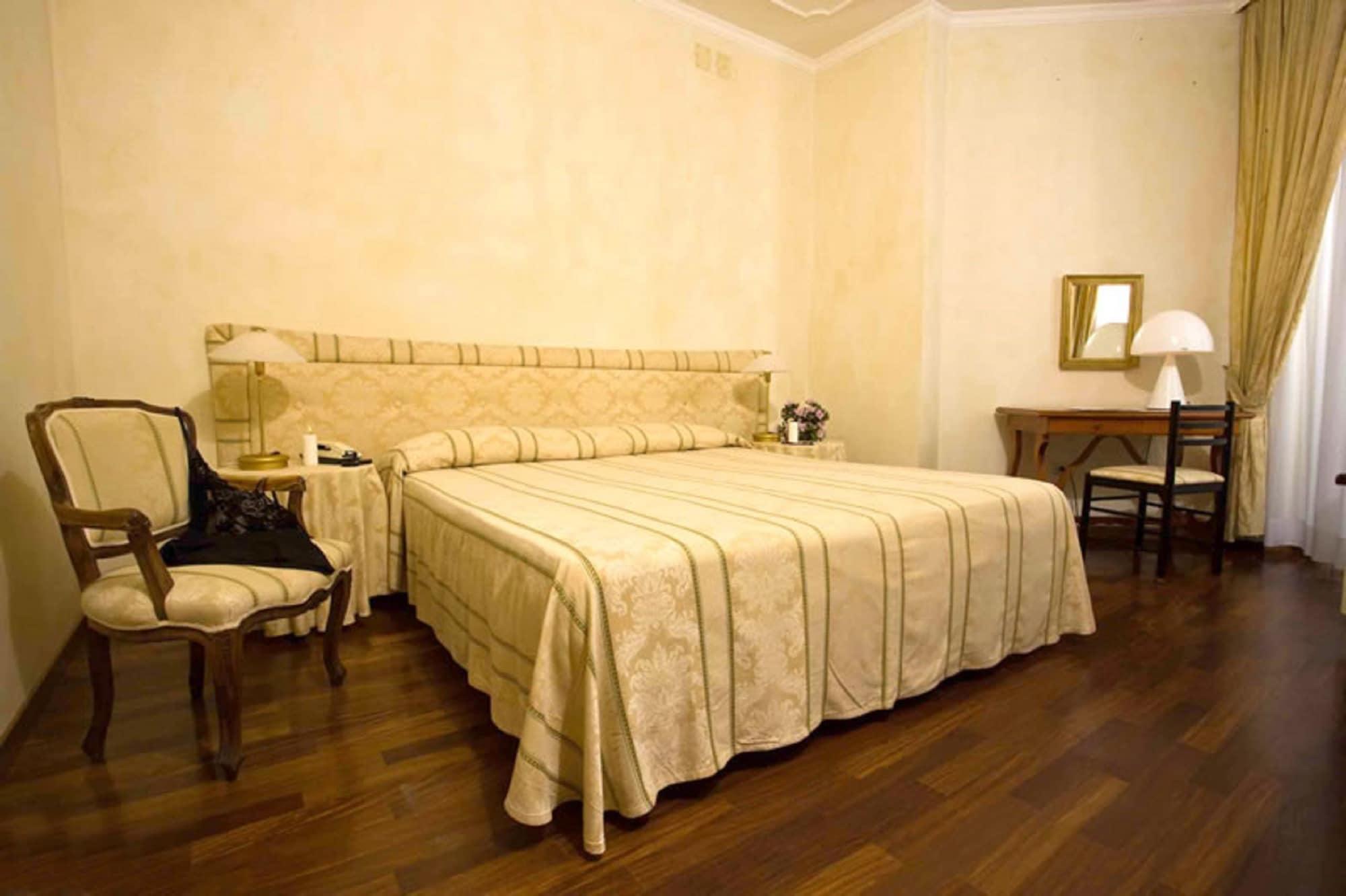 Hotel Negresco Cattolica Exteriér fotografie