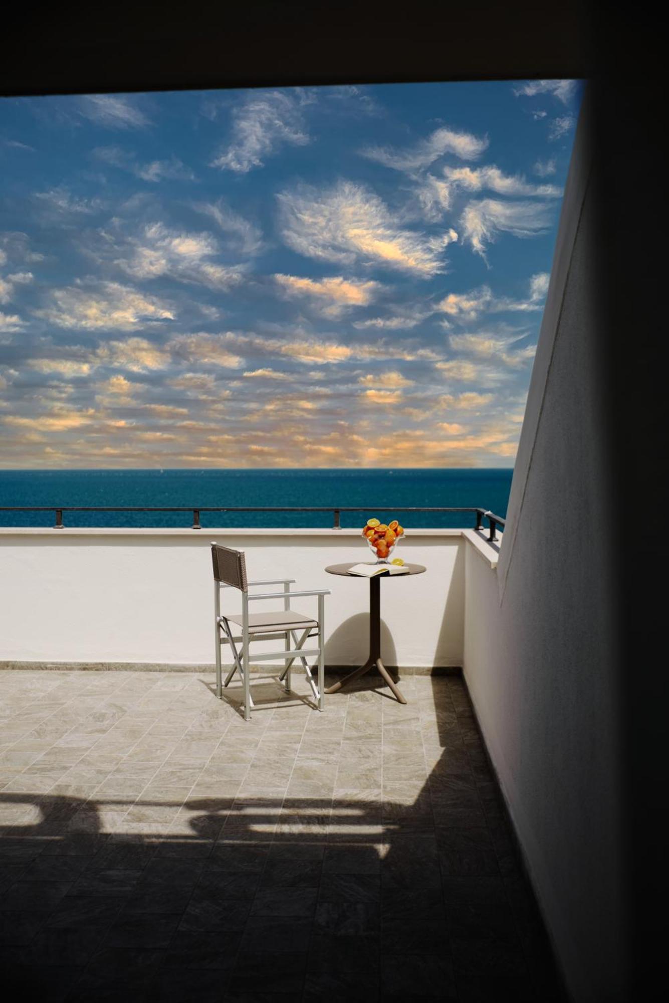 Hotel Negresco Cattolica Exteriér fotografie