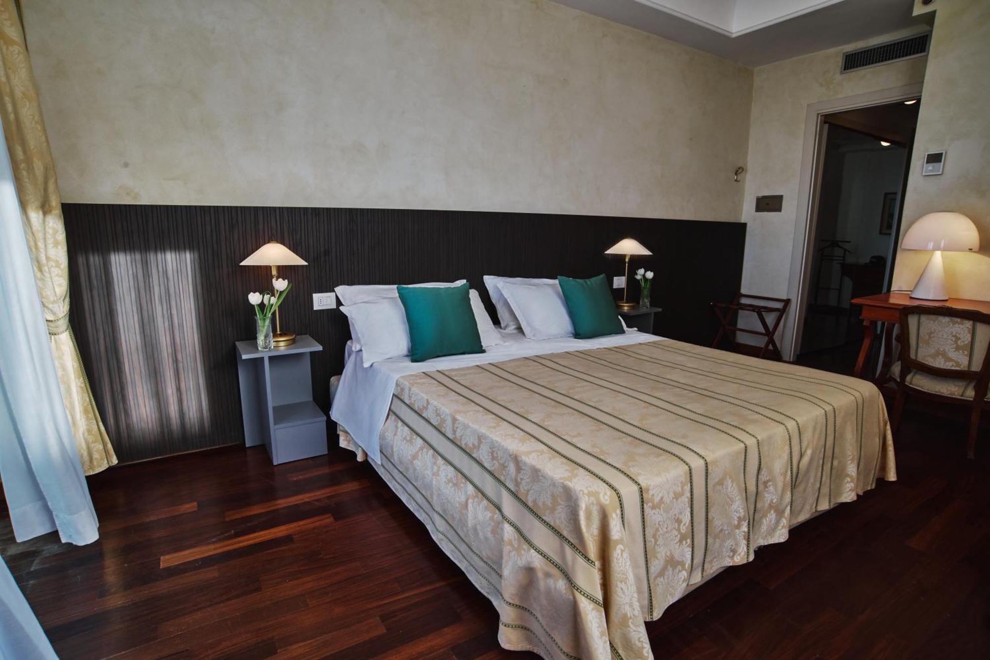Hotel Negresco Cattolica Exteriér fotografie